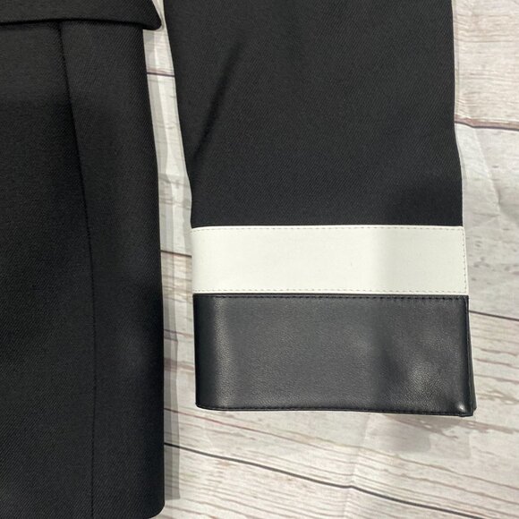 Burberry leather cuff wool blazer  (2022 Runway piece) - Picture 2 of 10